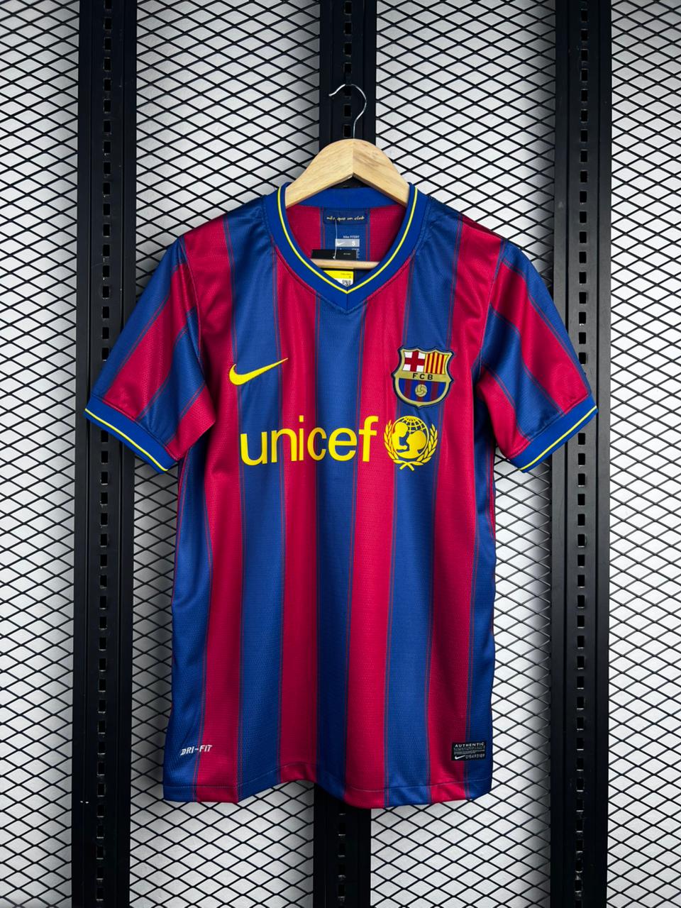 Historic Vintage FC Barcelona 2006-07 Home Shirt (Nike / UNICEF) - First Ever Shirt Sponsor Kit
